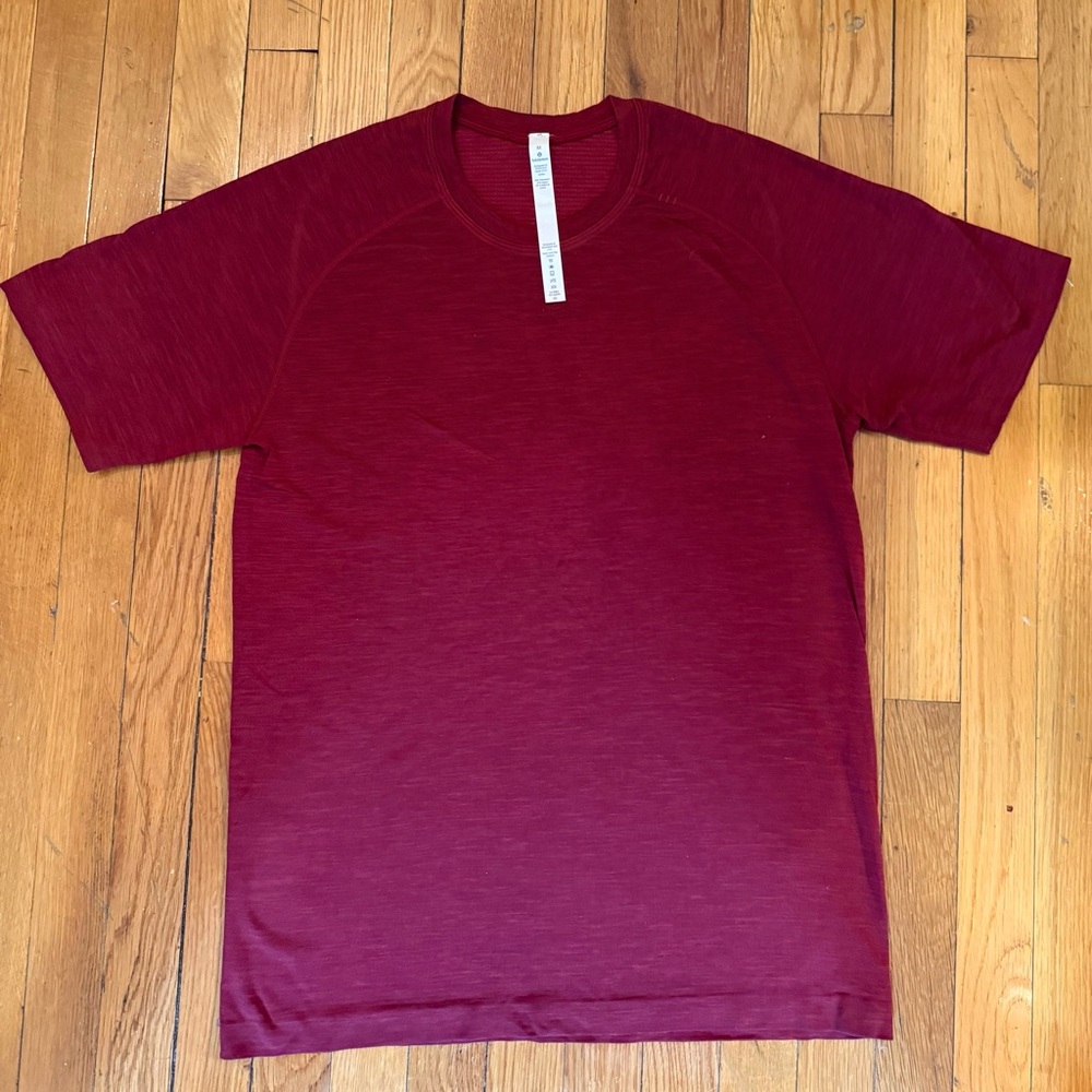 lululemon athletica Maroon Short Sleeve Tee